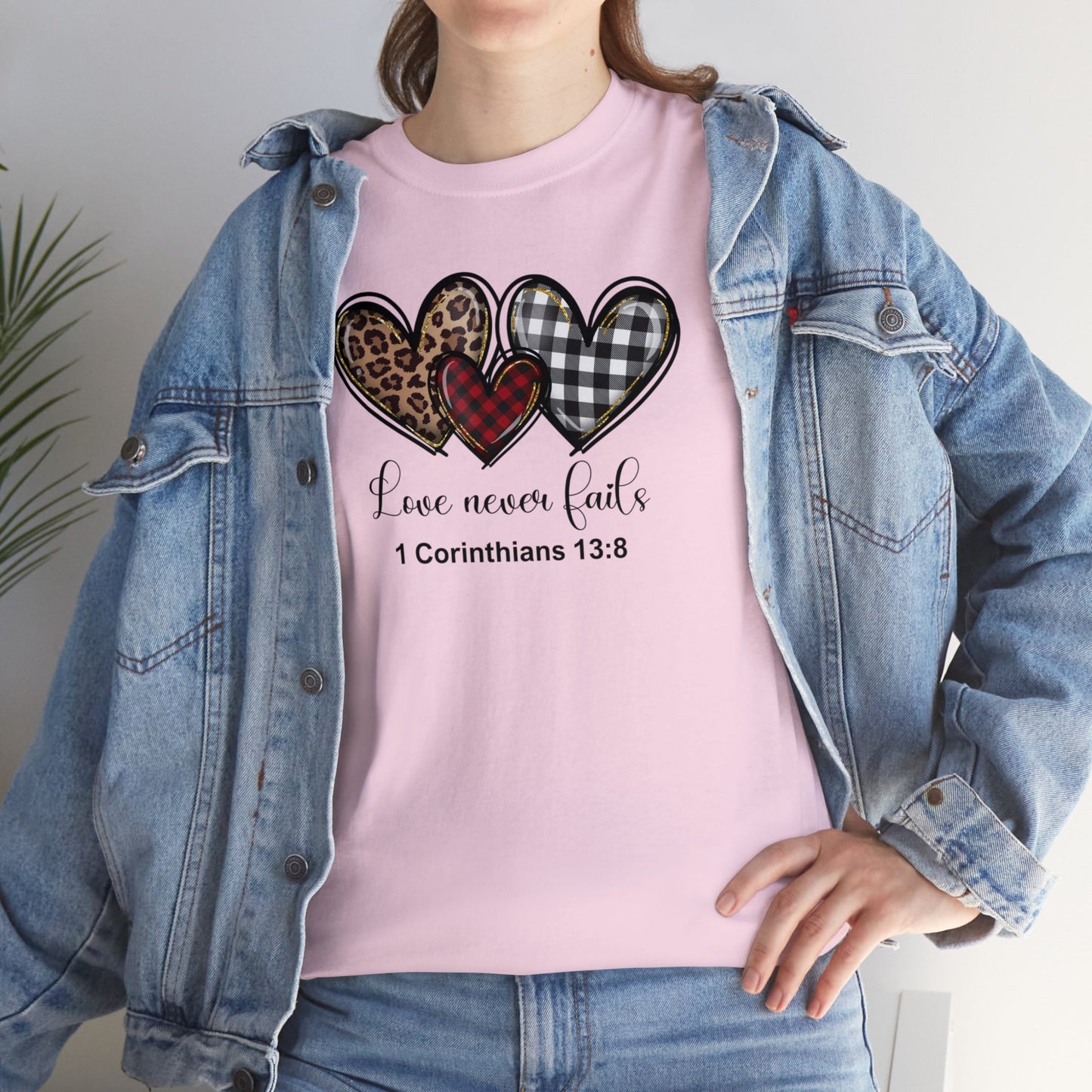 Love never fails hearts - Gildan Unisex Heavy Cotton Tee